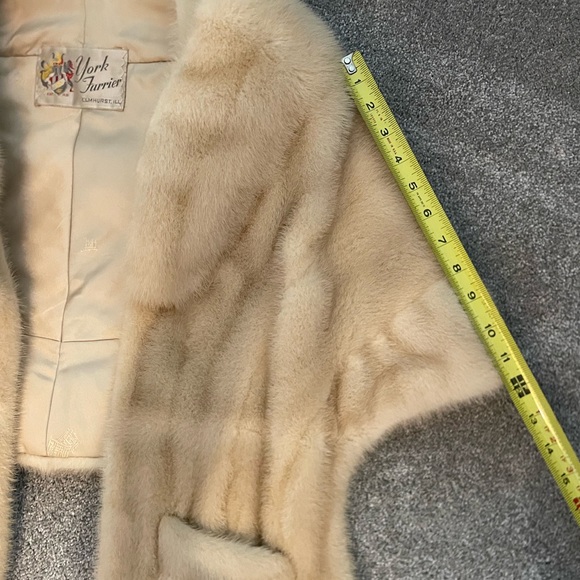Mink Fur shawl/vest - Picture 4 of 8